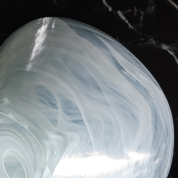 Pier 1 White Alabaster Niveus Glass Square Bowl - Picture 9 of 10